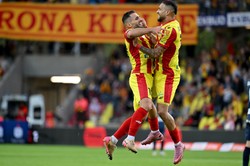 Piękny gol Matuszewskiego, fatalny błąd Ede. Korona lepsza od Motoru