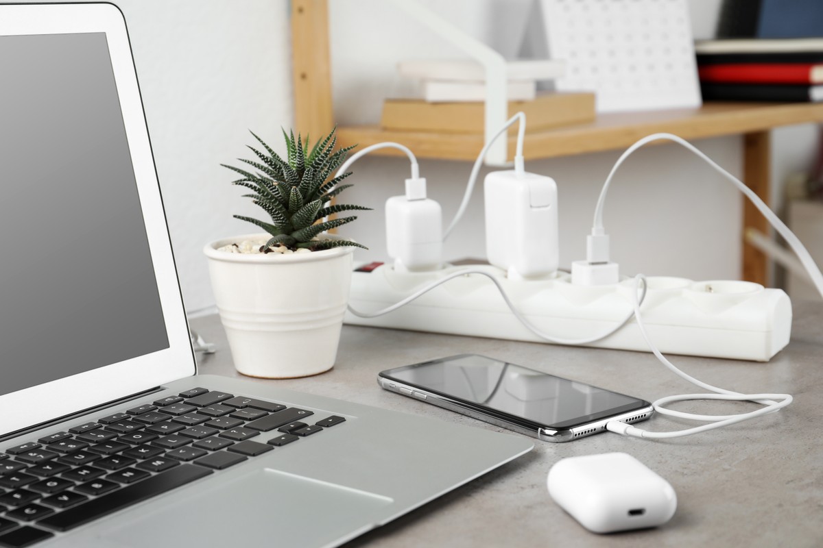 Rząd dostarczy laptopy dla uczniów na terenach powodziowych