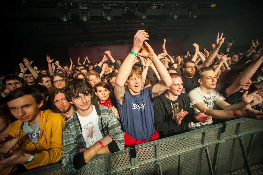 Publiczność na Asymmetry Festival (fot. Monika Stolarska / Onet)