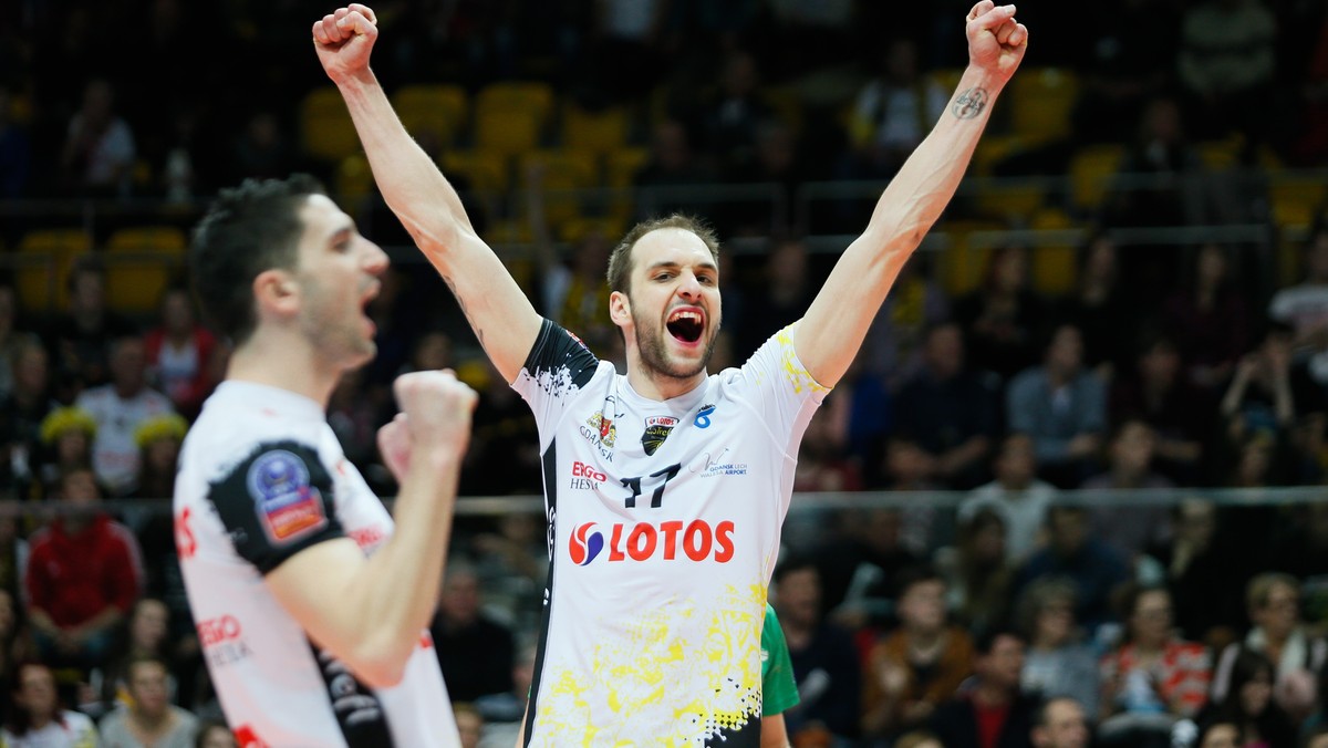 Lotos Trefl Gdańsk we wtorkowym meczu rundy play-off Ligi Mistrzów zmierzy się z Zenitem Kazań. Wicemistrzowie Polski są świadomi tego, że faworytem spotkania jest rosyjski zespół, który w ubiegłorocznej edycji rozgrywek stanął na najwyższym stopniu podium w Berlinie. - Nie mamy nic do stracenia - powiedział PlusLiga.pl Miłosz Hebda, przyjmujący gdańskiej drużyny. Początek meczu o godzinie 20.00.