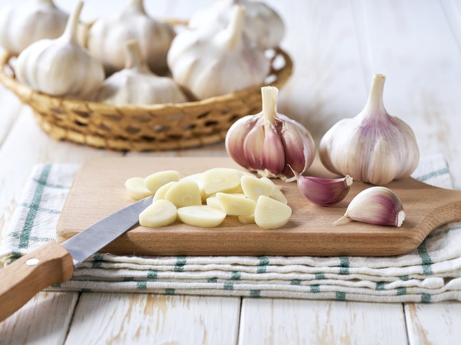 Ruskinje nikad ne bacaju stari beli luk: Zahvaljujući ovom triku štite ga od klijanja