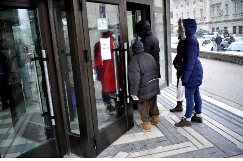 Nisu mogli svi ni da stanu unutra