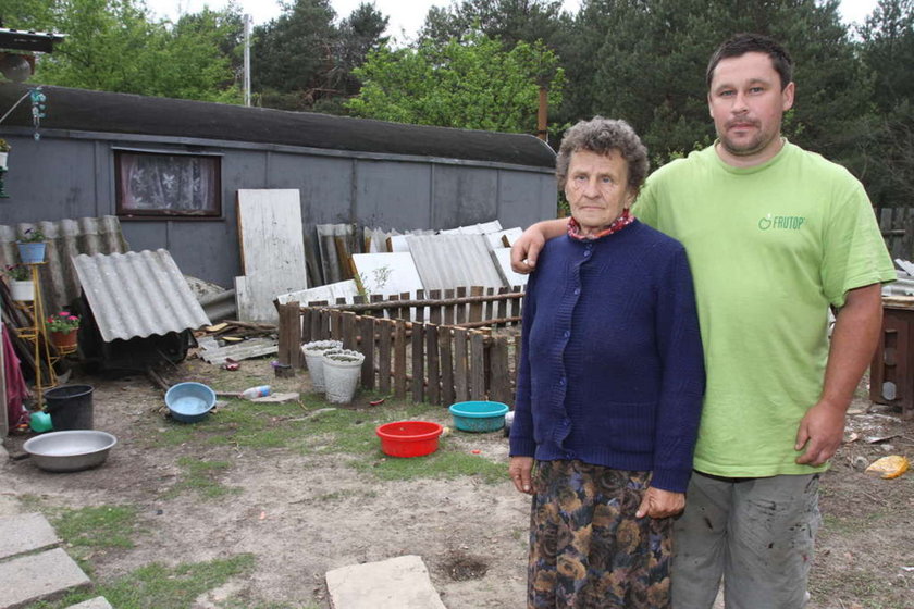 Państwo Rybińscy mieszkają w barakowozie