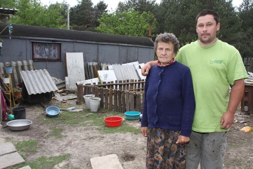 Państwo Rybińscy mieszkają w barakowozie