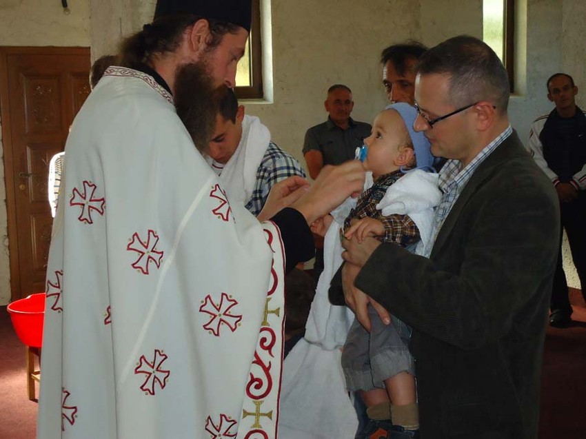 Nikola kršten u manastiru Klisina