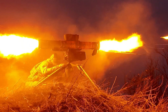 (VIDEO) 30.000 RUSA JURIŠA NA HARKOV Ukrajinci pod brutalnom artiljerijskom vatrom: Objavljeni dramatični snimci ULIČNIH BORBI u Vovčansku