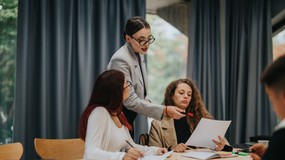 Spór o dodatki dla nauczycieli. MEN odpowiada RPD