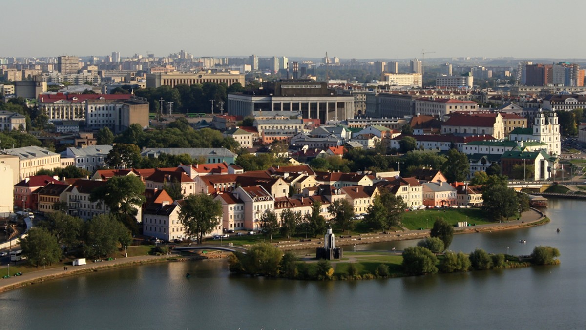 Białoruski opozycjonista Mikoła Statkiewicz dziś wieczorem wyszedł na wolność po odbyciu kary pięciu dni aresztu. W rozmowie z mediami ocenił, że kara miała na celu "zneutralizowanie" go przed zwołanym przez opozycję protestem w Mińsku w Święto Pracy.