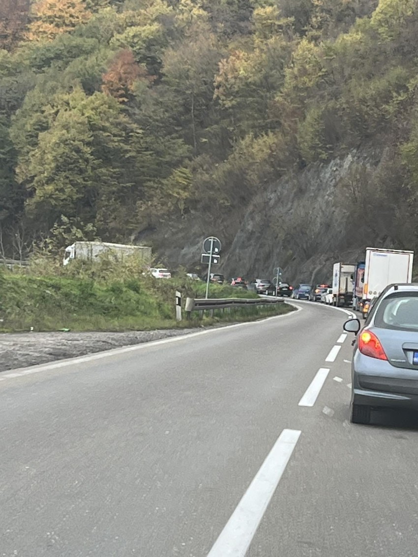 Nepregledne kolone vozila