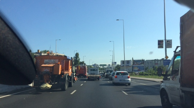 A Budaörsi úton befele alakult ki a dugó