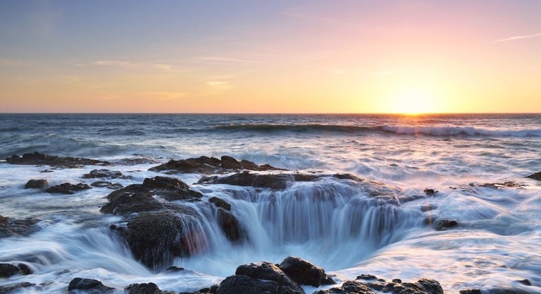 Thor's Well in Oregon.Lijuan Guo/Shutterstock