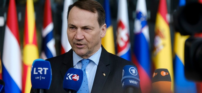 Awantura ws. rzezi wołyńskiej? Sikorski o kulisach rozmów z Zełenskim