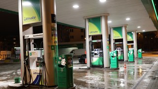 Benzyna - 10,61 [zł/l], olej napędowy - 11,37 [zł/l], LPG - 7,30 [zł/l]. Kosmiczne ceny paliw