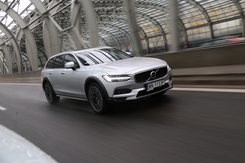 Volvo V90 Cross Country Pro B5