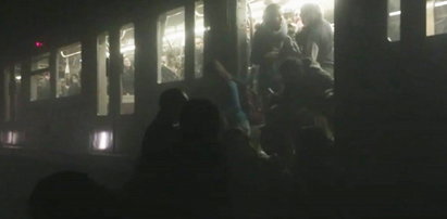 Wybuch w wagonie metra w Brukseli. Ktoś nagrał ucieczkę ze składu