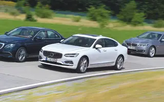 Volvo S90 kontra Mercedes klasy E i BMW serii 5 - czy szwedzkie cylindry mogą być lepsze od niemieckich?