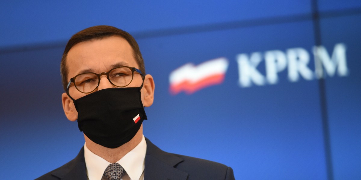 Mateusz Morawiecki podał, że wskaźnik waloryzacji rent i emerytur na 2021 r., przyjęty przez rząd, będzie wyższy niż zakładano.