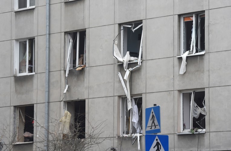 USzkodzona socrealistyczna kamienica