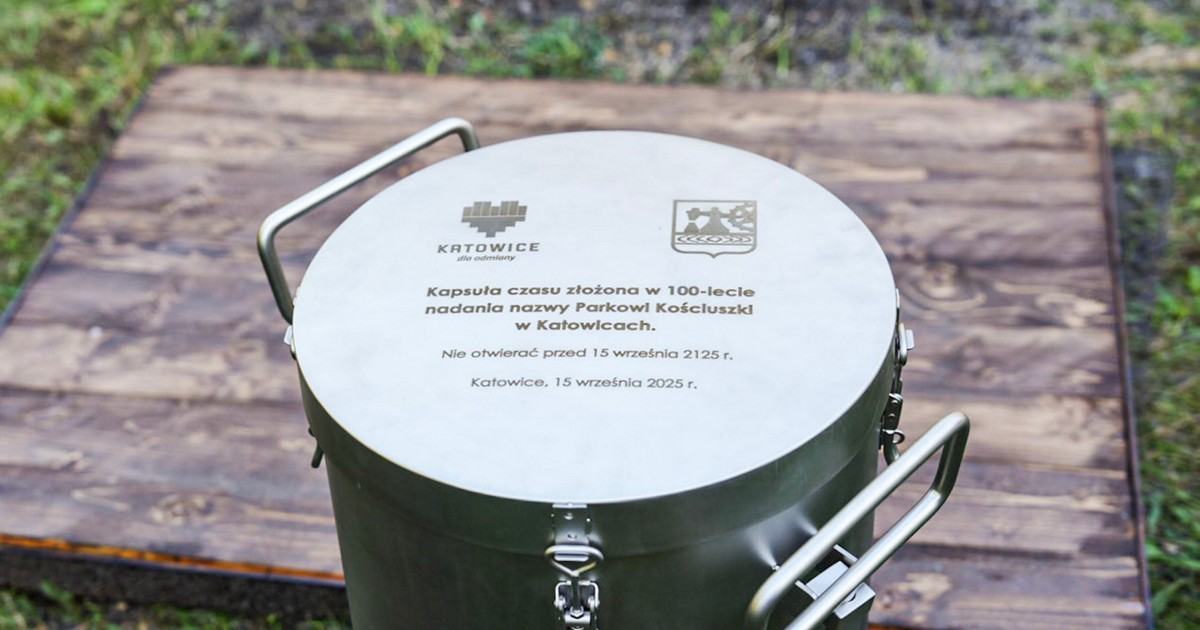 Zakopali kapsułę w parku Kościuszki. Ma być odkopana za 100 lat. To wiadomość!