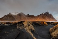 Vestrahorn. Szczyt na południowo-wschodnim wybrzeżu Islandii