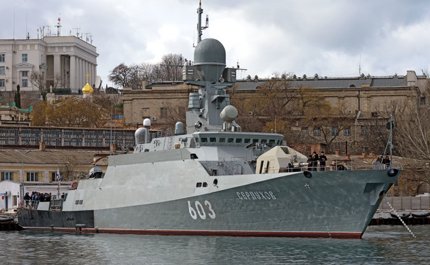 Rosyjski okręt z pociskami Kalibr przypłynął do bazy w Sewastopolu. Mogą uderzyć w cele odległe o 2600 km
