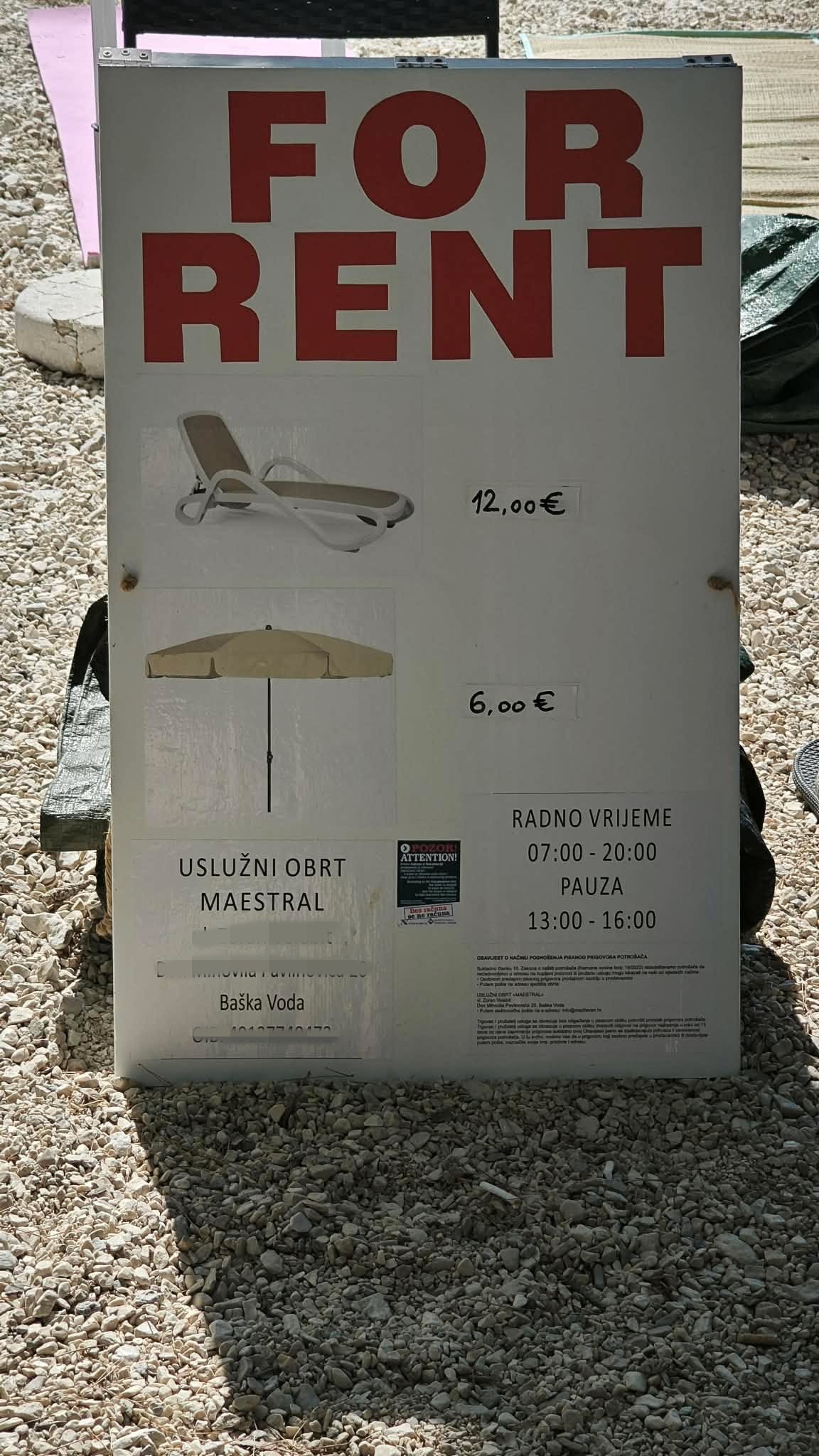 Čitateľ Oliver trávi dovolenku v známej chorvátskej obci Baška Voda.