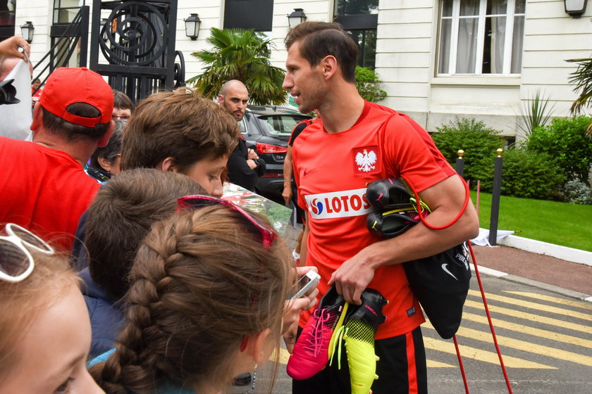 Grzegorz Krychowiak otrzymał wyjątkowy prezent. Znalazł go w pokoju hotelowym