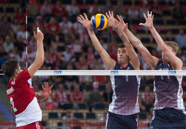 Donald Tusk nie przyniósł szczęścia siatkarzom. Polacy przegrali z USA