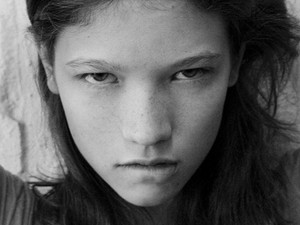 Görög fotós múzsája lett a magyar modell