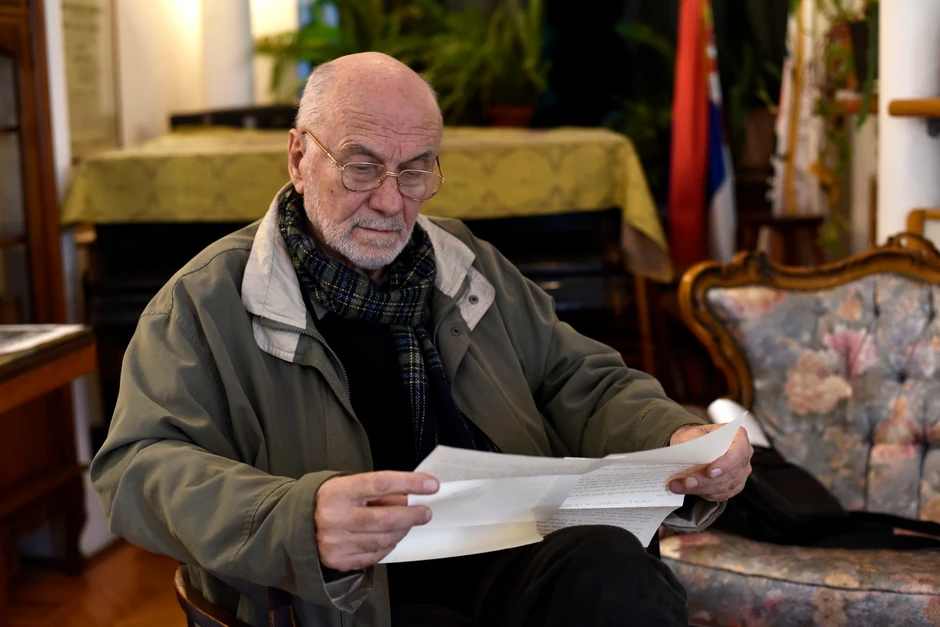 Ivan Ivanovć čita pismo Borislava Pekića u "Adligatu"
