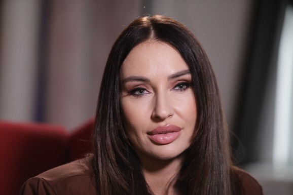 ZBOG DIJAGNOZE MORALA DA PROMENI ŽIVOT IZ KORENA Katarina Živković o bolesti retko govori: "Zato sam smršala"