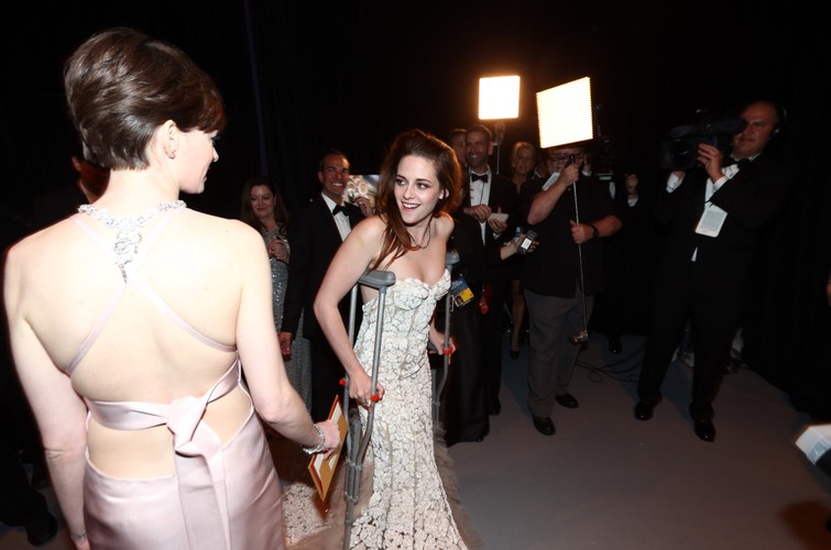 Anne Hathaway i Kristen Stewart