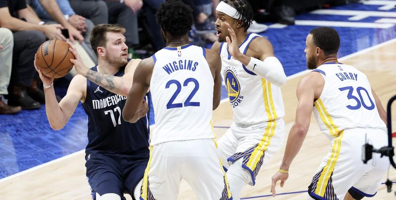 NBA: Warriors o krok od awansu do finału