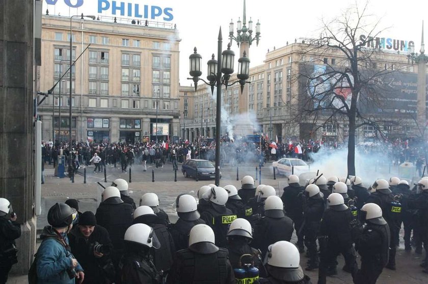 policja, zadyma, demonstracja, dzień niepodległości