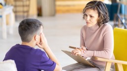 psycholog w każdej szkole to obowiązek, wciąż brakuje specjalistów, dl