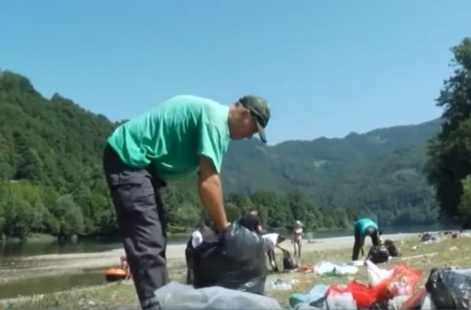 Ljutelji prirode i avanture uživali i ostavili haos za sobom