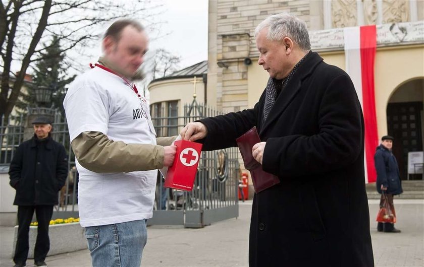 Kaczyński ze święconką. Zobacz, co miał w koszyczku...