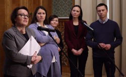 Elbanowscy krytykują MEN. Gimnazja nie zostaną wygaszone, a... wydłużone o dwa lata? Jak to możliwe?