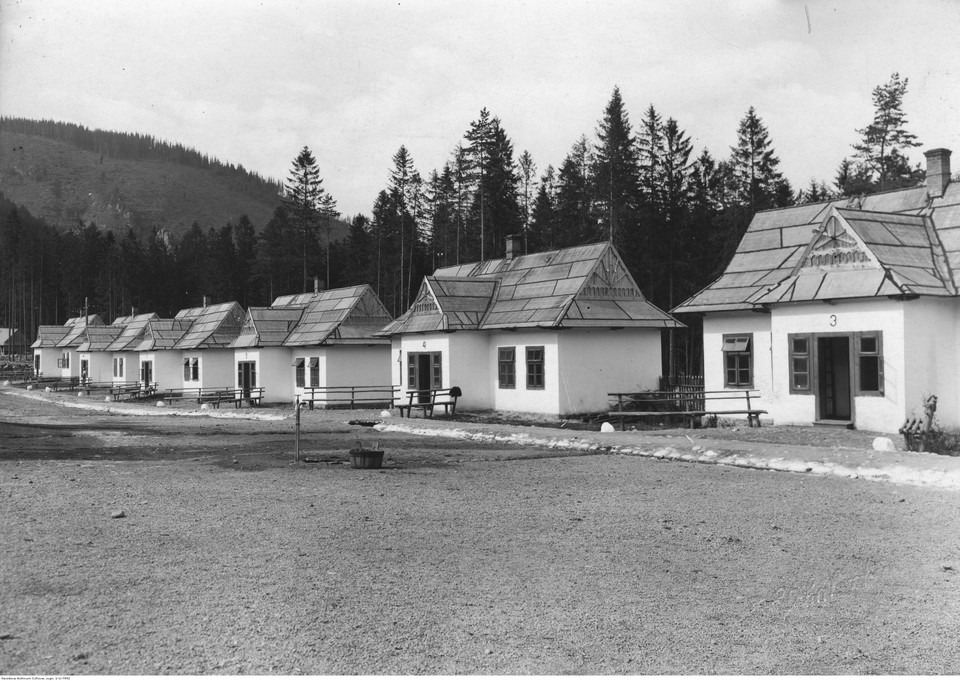 Szereg jednolitych domów pracowników Kamieniołomów Tatrzańskich, lata 1910-1939