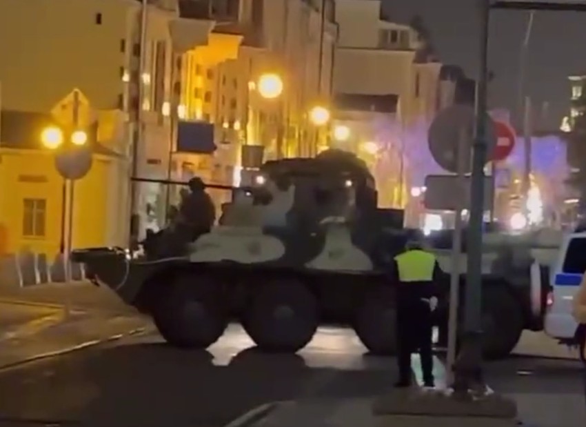 Oklopna vozila na ulicama Moskve