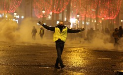 Co dalej z "żółtymi kamizelkami"? Publicyści: Po raz pierwszy od dawna Francuzi naprawdę dyskutują o polityce