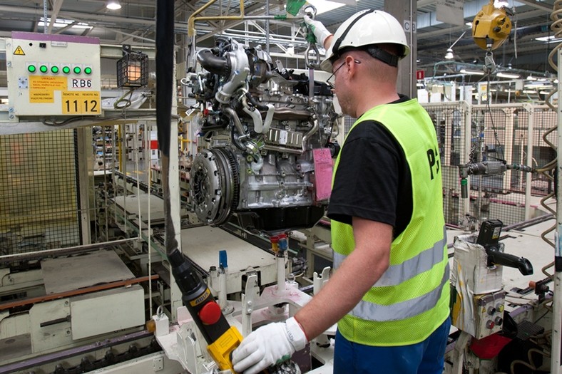 Japończycy chwalą Polaków. Milionowy silnik Toyoty z fabryki JelczLaskowice Dziennik.pl