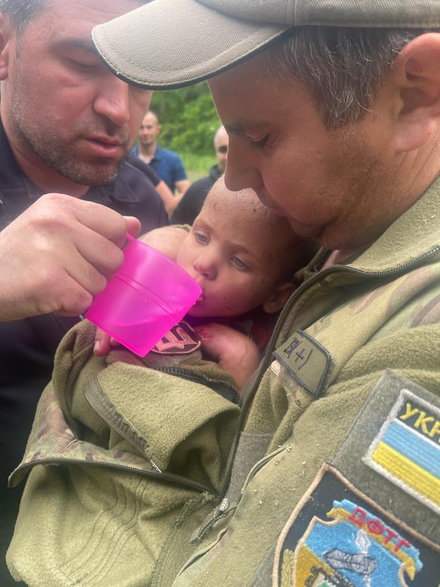 Zaginiona dwulatka znaleziona w lesie