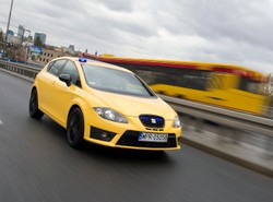 Uwaga kierowcy! Ten radiowóz to prawdziwa bestia