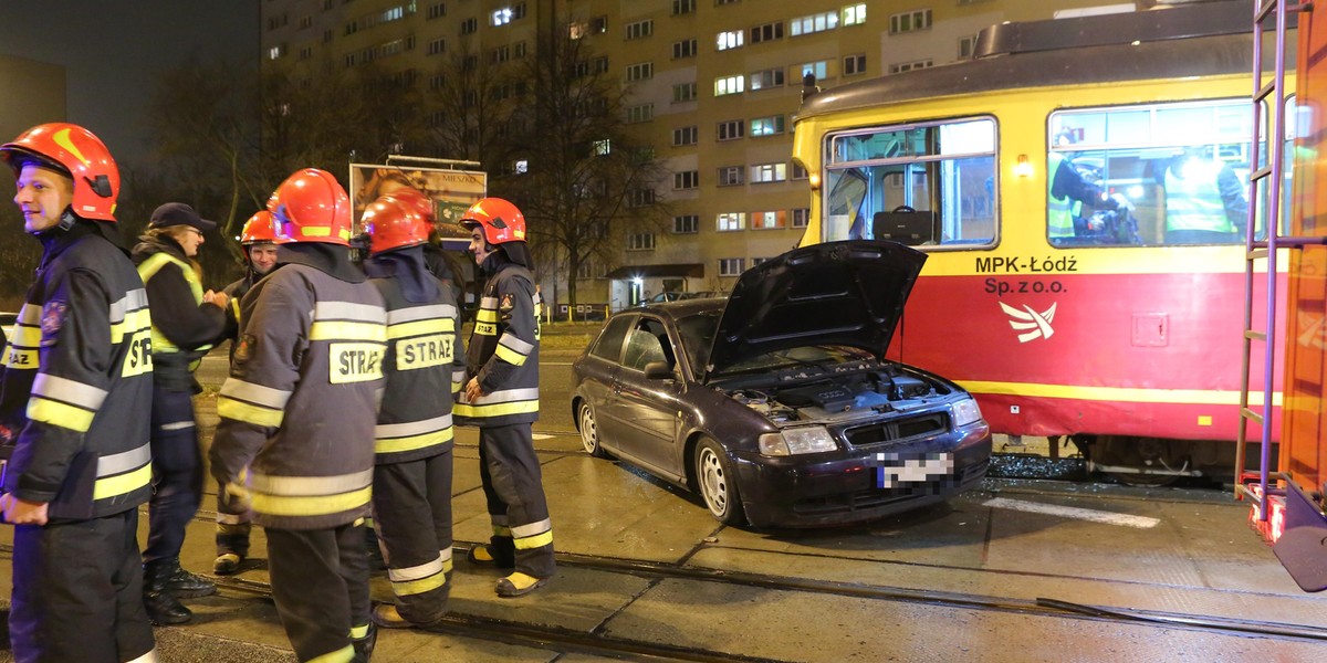 Cztery osoby ranne zostały w wypadku na skrzyżowaniu Kniaziewicza i Zgierskiej w Łodzi 