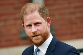 Ovu zanosnu plavušu je princ Hari VOLEO PRE MEGAN i umalo NJU DA OŽENI! Govorio da je ONA PRAVA, molio za oproštaj posle svake afere, pa posle BOLNOG RASKIDA zvao na venčanje