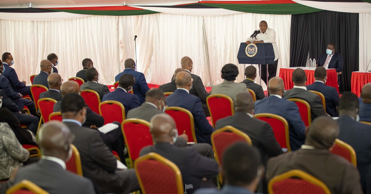 Uhuru Kenyatta meets Secretaries, CASs & Principal Secretaries