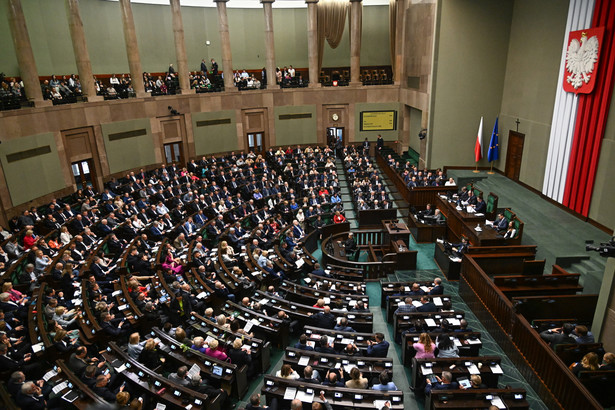 W piątek 12 kwietnia posłowie zagłosowali za skierowaniem wszystkich czterech projektów dotyczących aborcji do sejmowej komisji nadzwyczajnej