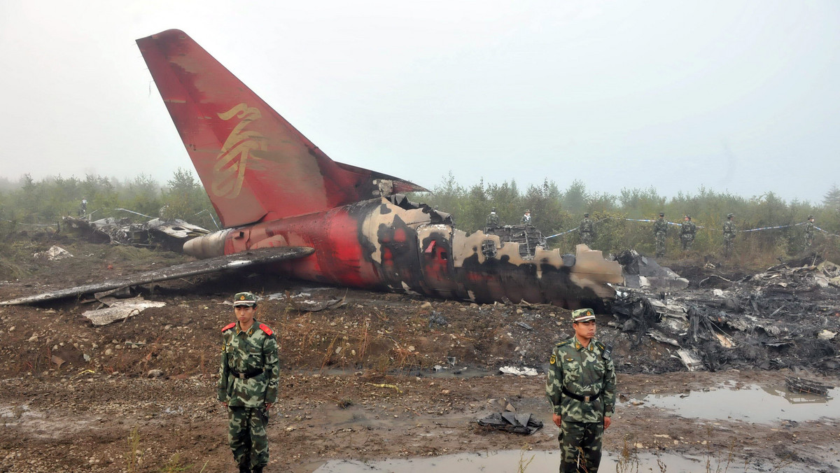 Na miejscu wtorkowej katastrofy samolotu pasażerskiego w północno-wschodnich Chinach znaleziono zwłoki 42 osób - poinformowały państwowe chińskie media.