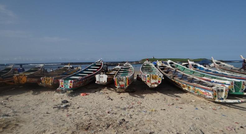 Pirogue sur le rivage Sénégal